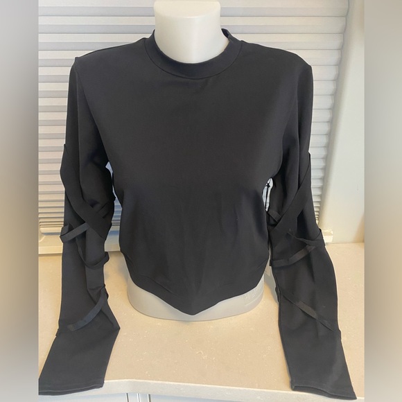ALO Yoga Tops - Alo yoga Bandage Long Sleeve top. Black. Size large